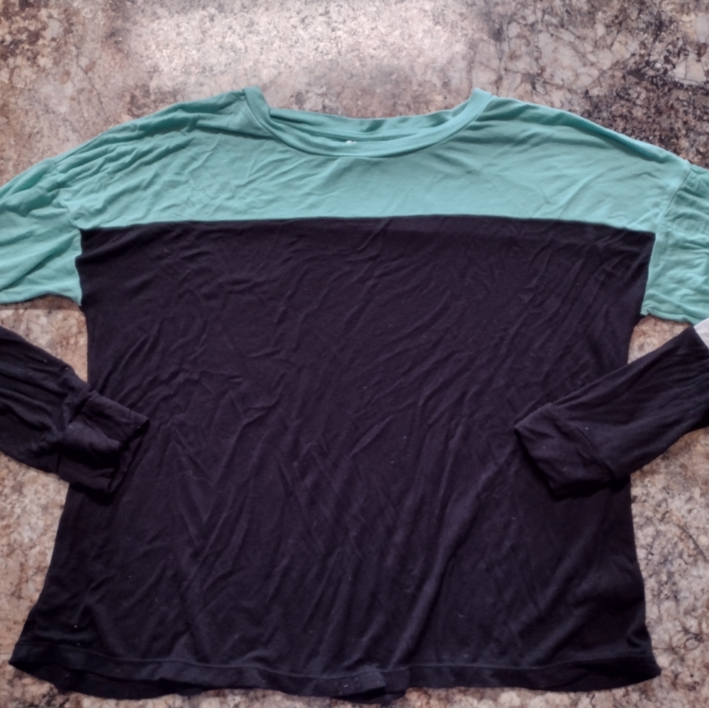 Long sleeve crop top